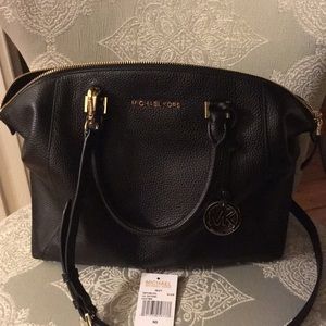 Like New Riley Satchel Michael Michael Kors Black